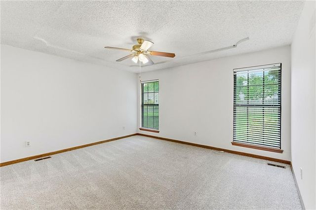 7829 Caenen Street, Lenexa, KS 66216