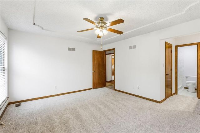 7829 Caenen Street, Lenexa, KS 66216