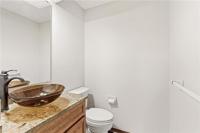7829 Caenen Street, Lenexa, KS 66216