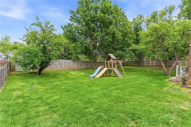 7829 Caenen Street, Lenexa, KS 66216
