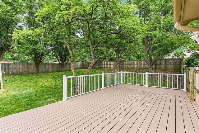 7829 Caenen Street, Lenexa, KS 66216