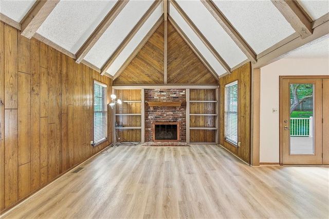 7829 Caenen Street, Lenexa, KS 66216