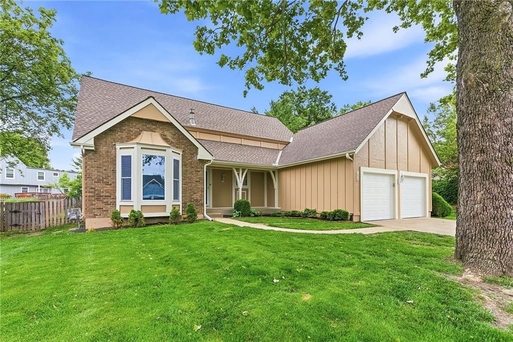 7829 Caenen Street, Lenexa, KS 66216
