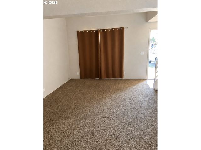 -1 Q St, Springfield, OR 97477