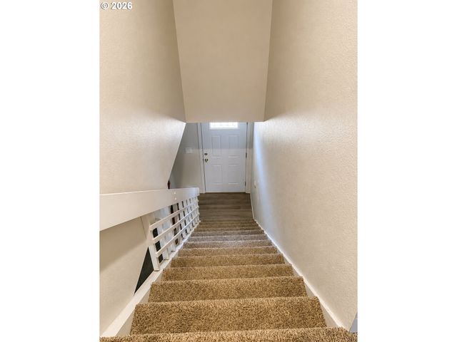 -1 Q St, Springfield, OR 97477