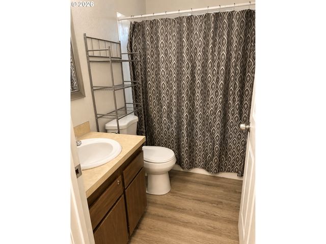 -1 Q St, Springfield, OR 97477