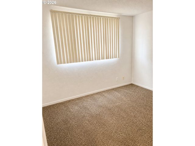 -1 Q St, Springfield, OR 97477