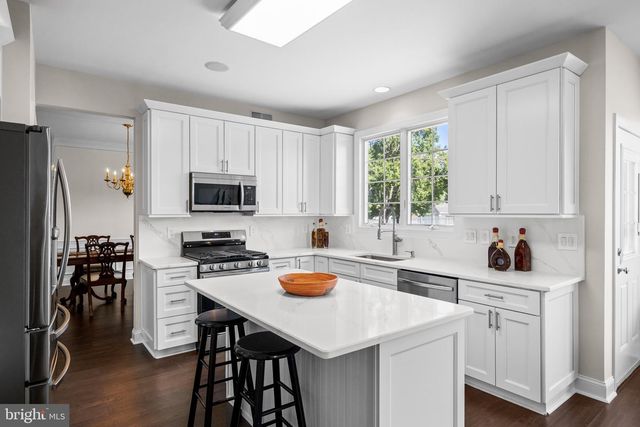 33 AMARYLLIS LN, Lumberton, NJ 08048