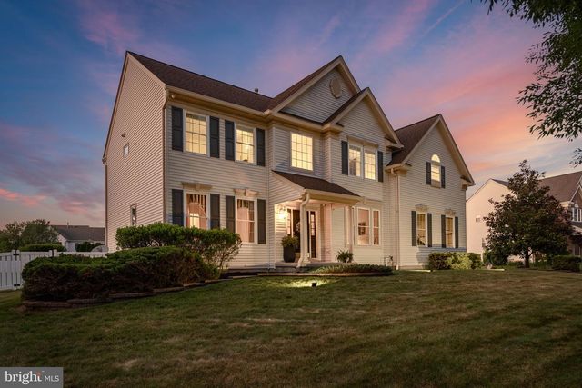 33 AMARYLLIS LN, Lumberton, NJ 08048