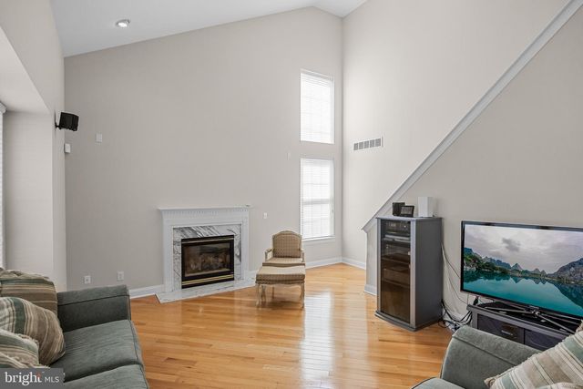 33 AMARYLLIS LN, Lumberton, NJ 08048