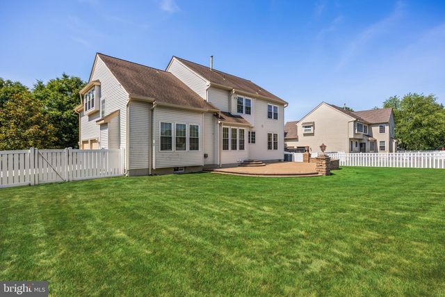 33 AMARYLLIS LN, Lumberton, NJ 08048