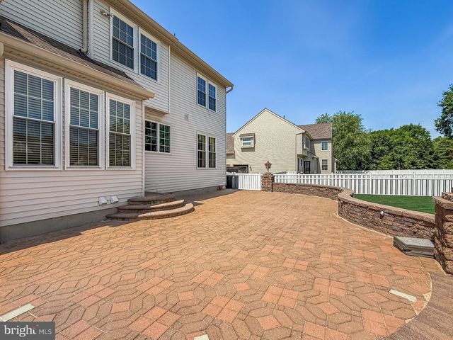 33 AMARYLLIS LN, Lumberton, NJ 08048