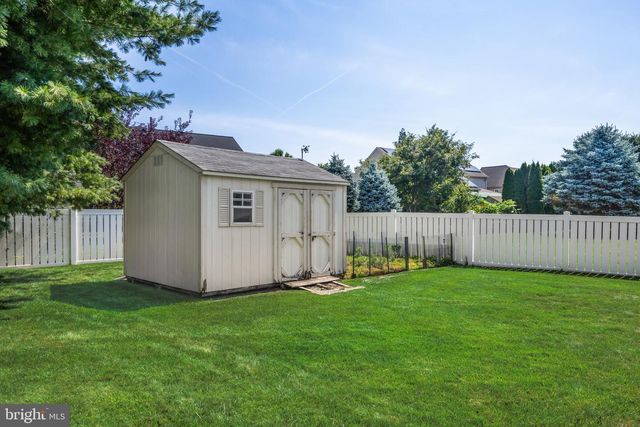 33 AMARYLLIS LN, Lumberton, NJ 08048