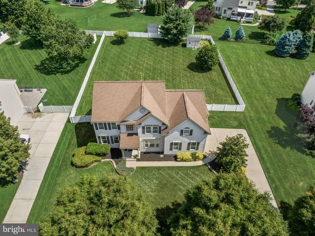 33 AMARYLLIS LN, Lumberton, NJ 08048