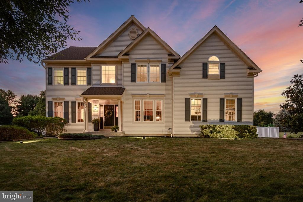 33 AMARYLLIS LN, Lumberton, NJ 08048