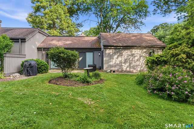892 Heritage Village A, Southbury, CT 06488