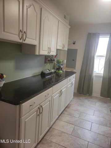 1365 Jo Ann Drive, Southaven, MS 38671