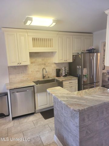 1365 Jo Ann Drive, Southaven, MS 38671