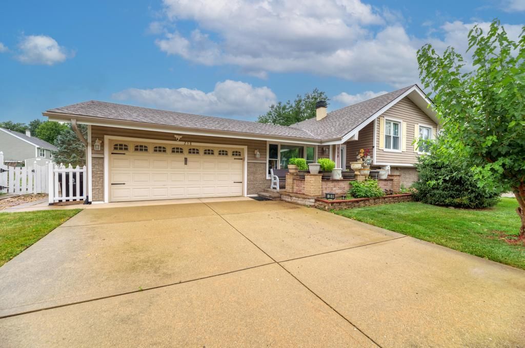 258 Cunningham Lane, Bloomingdale, IL 60108 — photo 3