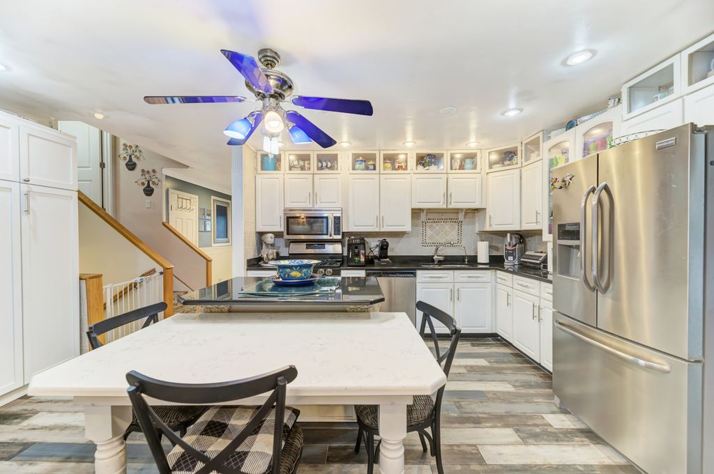 258 Cunningham Lane, Bloomingdale, IL 60108 — photo 5