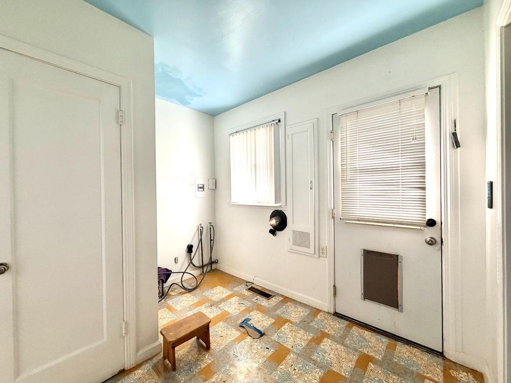 Image 13 of property listing at 1411 N Harrison Avenue, Fresno, CA 93728