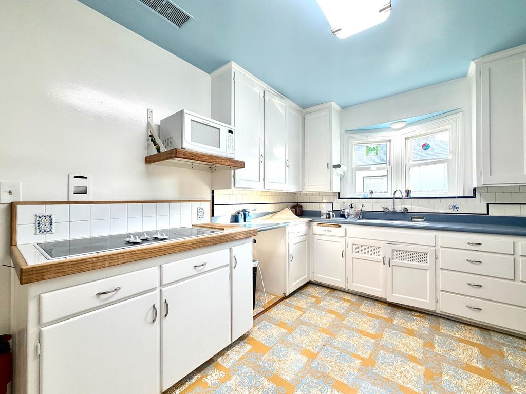 Image 6 of property listing at 1411 N Harrison Avenue, Fresno, CA 93728