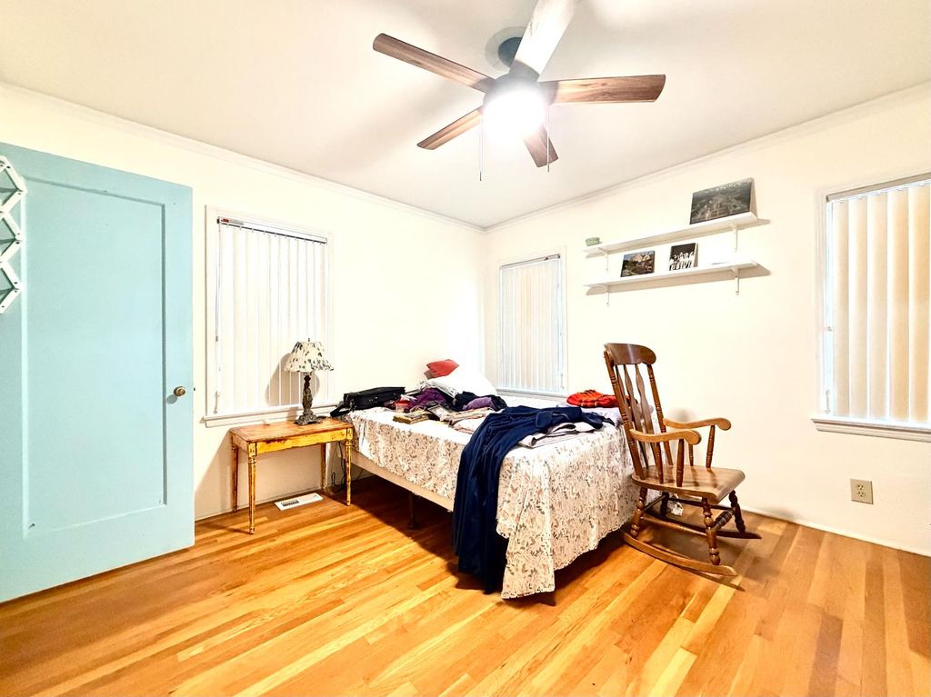 Image 8 of property listing at 1411 N Harrison Avenue, Fresno, CA 93728