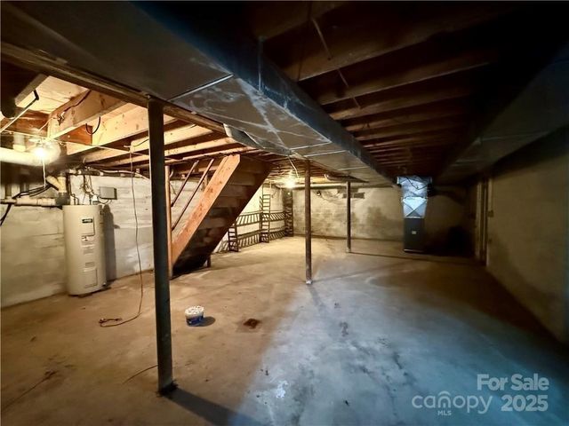 365 Ollis Road, Spruce Pine, NC 28777