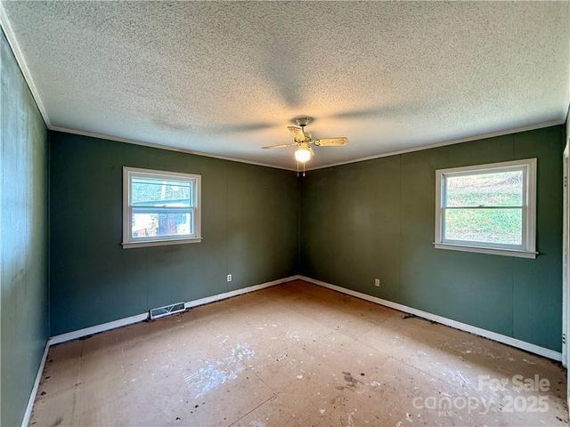 365 Ollis Road, Spruce Pine, NC 28777