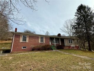 365 Ollis Road, Spruce Pine, NC 28777