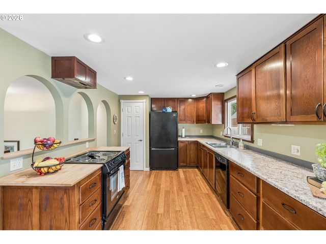 17283 S POTTER Rd, Oregon City, OR 97045