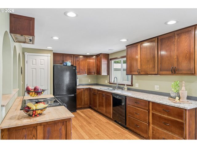 17283 S POTTER Rd, Oregon City, OR 97045