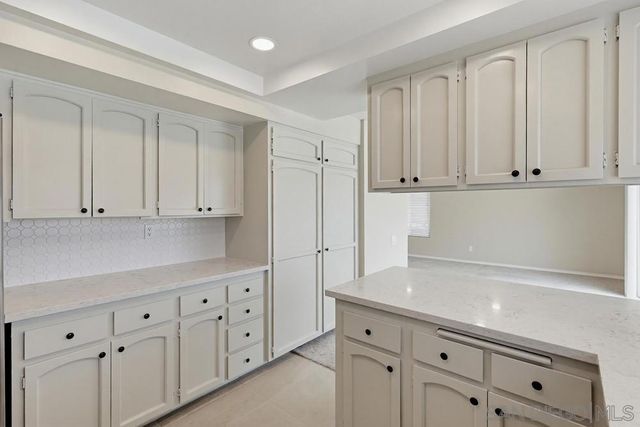 6245 Hannon Ct, San Diego, CA 92117