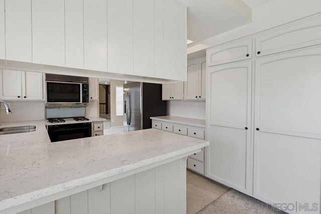 6245 Hannon Ct, San Diego, CA 92117