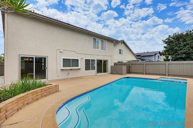 6245 Hannon Ct, San Diego, CA 92117