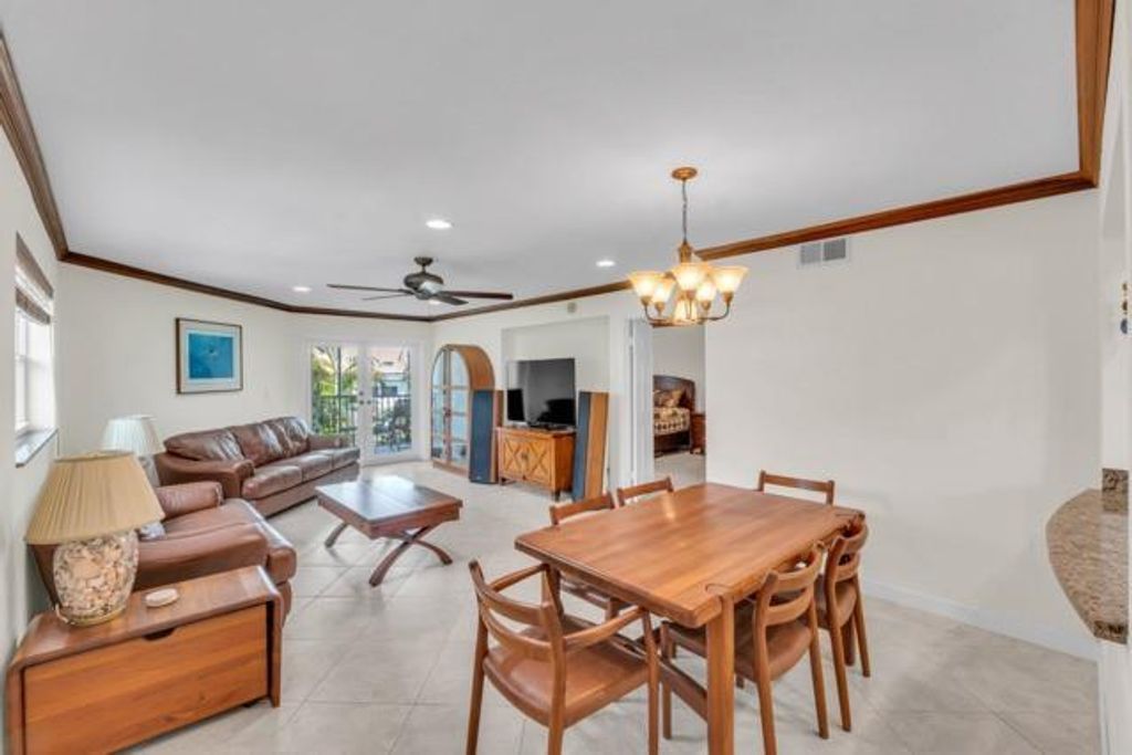961 SE 20th Avenue 308, Deerfield Beach, FL 33441