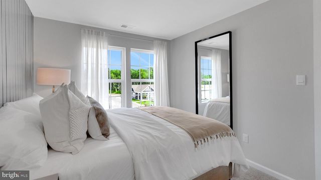 12 FOREST PARK DR, Waretown, NJ 08758