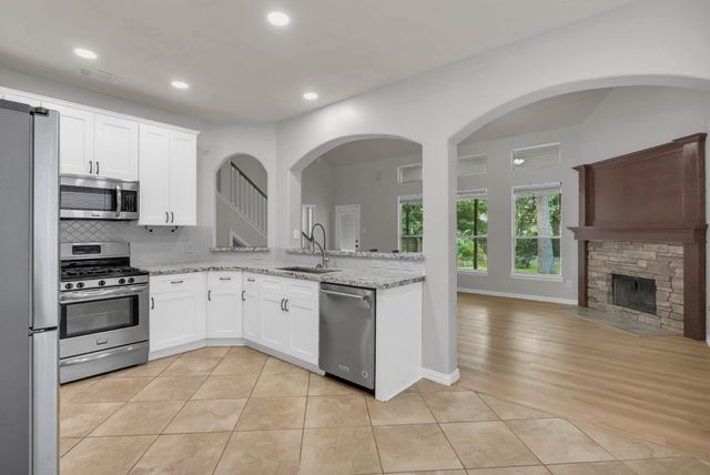 28619 Hidden Cove Drive, Magnolia, TX 77354