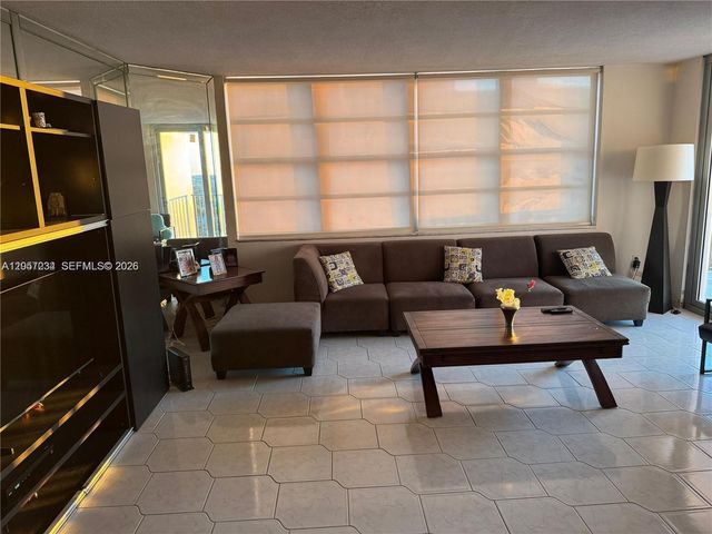 2750 NE 183rd St 1503, Aventura, FL 33160