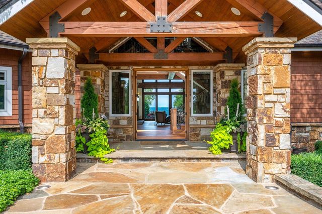 5707 Bay Shore DRIVE, Sturgeon Bay, WI 54235