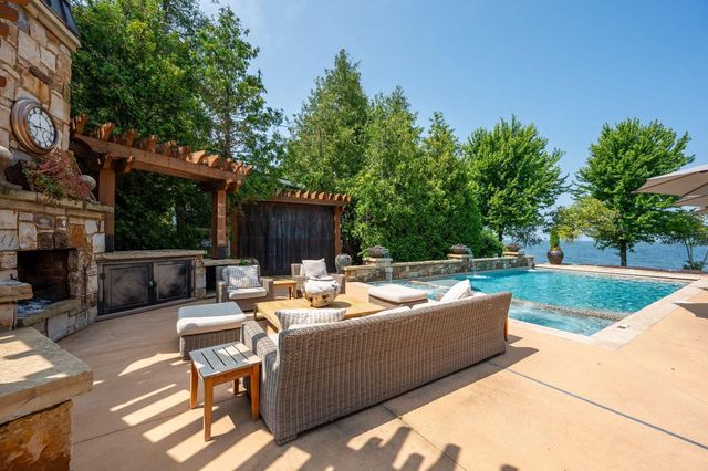 5707 Bay Shore DRIVE, Sturgeon Bay, WI 54235