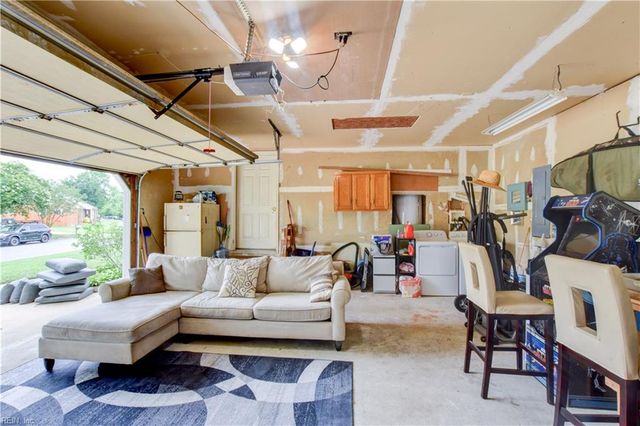 1128 Priscilla LN, Chesapeake, VA 23322