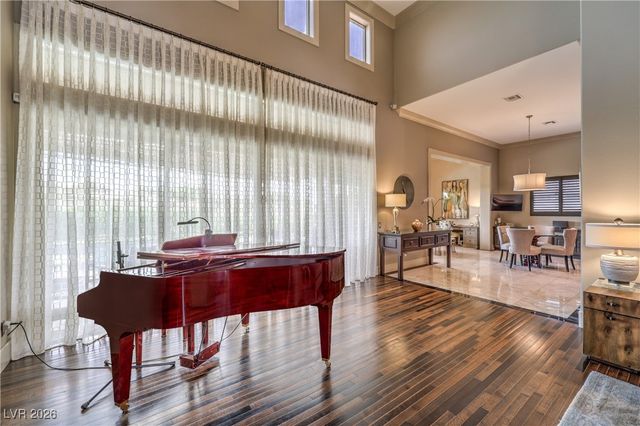 33 Plum Hollow Drive, Henderson, NV 89052