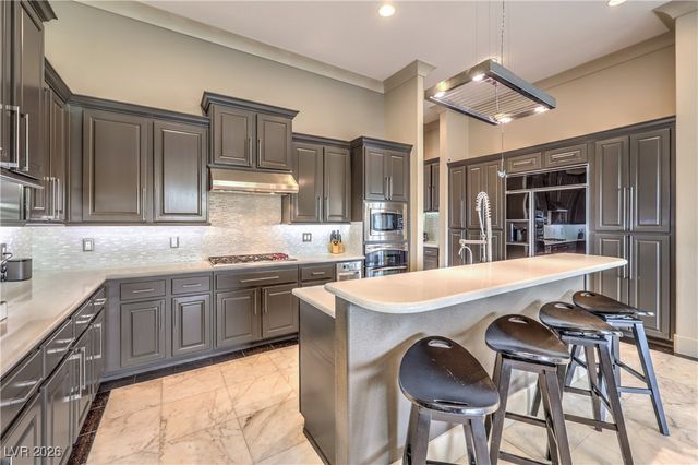 33 Plum Hollow Drive, Henderson, NV 89052