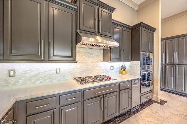 33 Plum Hollow Drive, Henderson, NV 89052