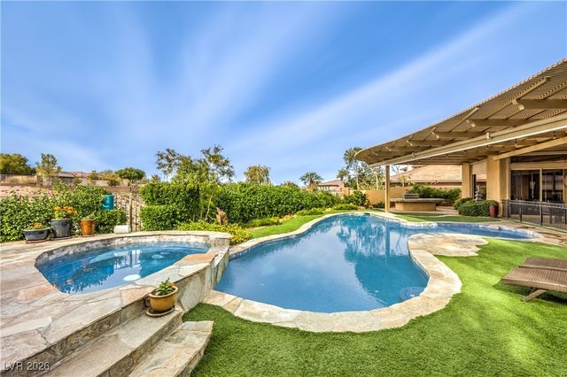 33 Plum Hollow Drive, Henderson, NV 89052