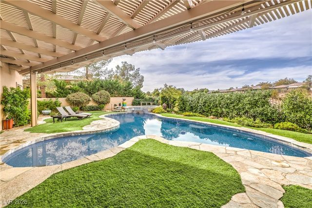 33 Plum Hollow Drive, Henderson, NV 89052