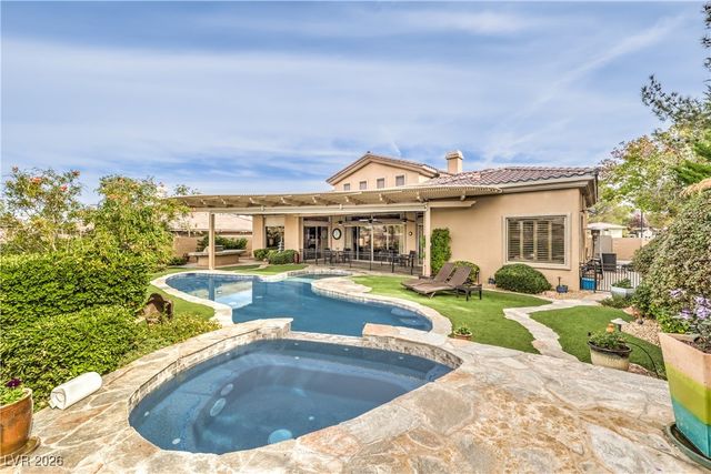 33 Plum Hollow Drive, Henderson, NV 89052