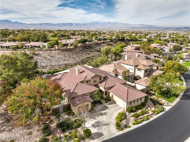 33 Plum Hollow Drive, Henderson, NV 89052