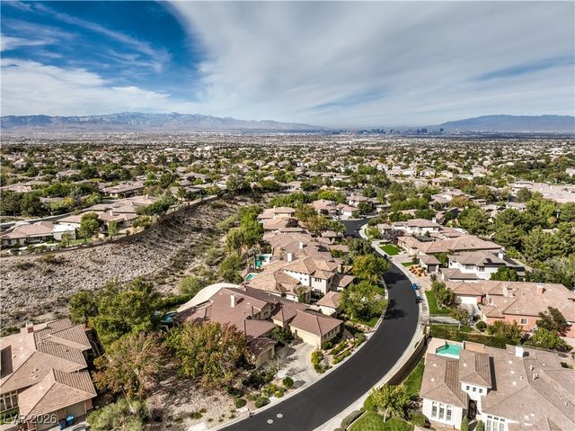 33 Plum Hollow Drive, Henderson, NV 89052